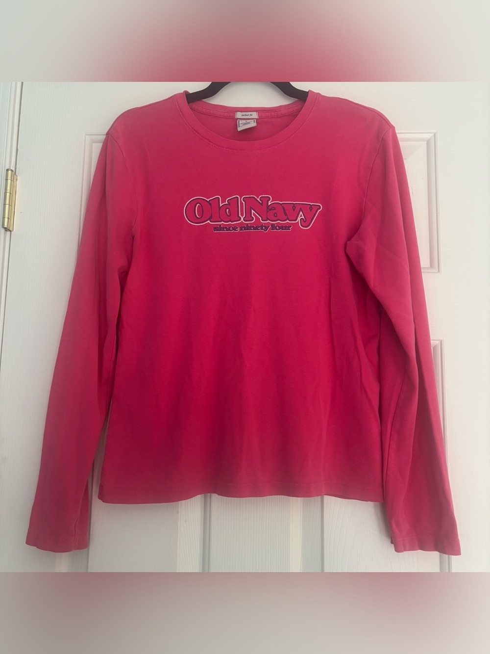 VTG Y2K Old Navy Women’s Pink Logo Graphic Long Sleeve Crew Neck T-Shirt Size L